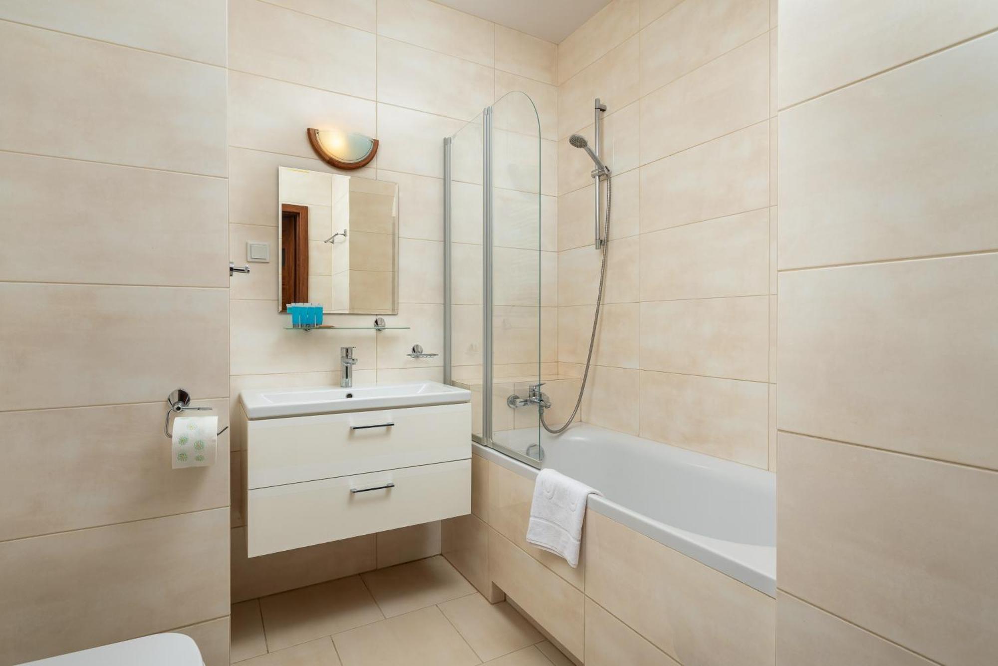 Metro Plocka Cosy Апартаменти *